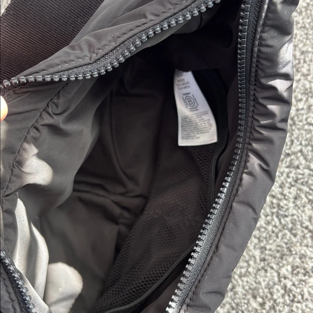 EUC Athleta Power of She Small Crossbody Hobo Bag - Picture 11 of 14